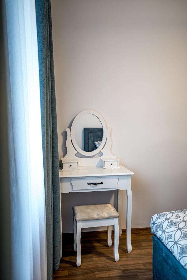 Apartament 3 Camere Royal Brasov Bagian luar foto