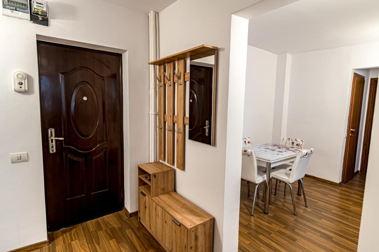 Apartament 3 Camere Royal Brasov Bagian luar foto