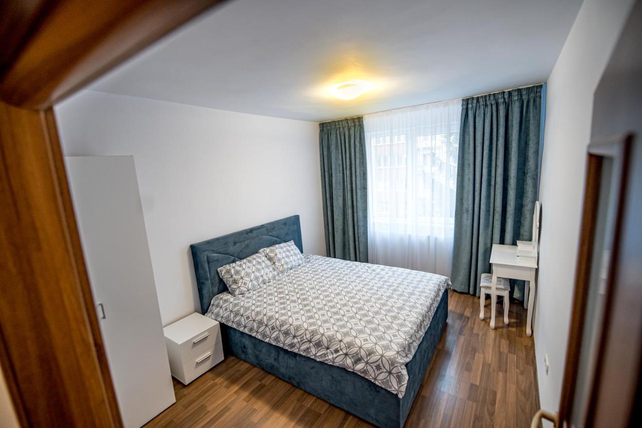 Apartament 3 Camere Royal Brasov Bagian luar foto